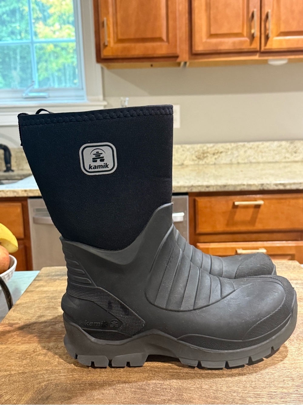 KAMIK SHELTER WORK BOOTS MEN'S size 9